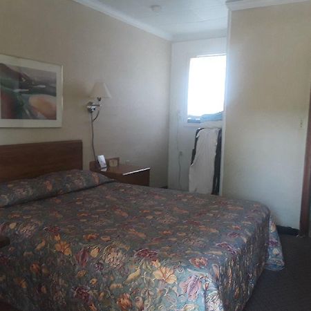 Maples Motel Sandusky Exterior photo